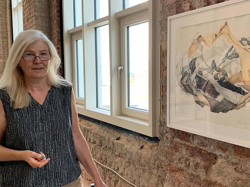 Cornelia Morsch zeigt nur ein einziges Bild, das sie gefertigt hat. Eine unabhängige Jury des Bundesverbandes Bildender Künstler hat die Auswahl für die Ausstellung getroffen. Ein Drittel aller eingereichten Arbeiten mussten ausjuriert werden.