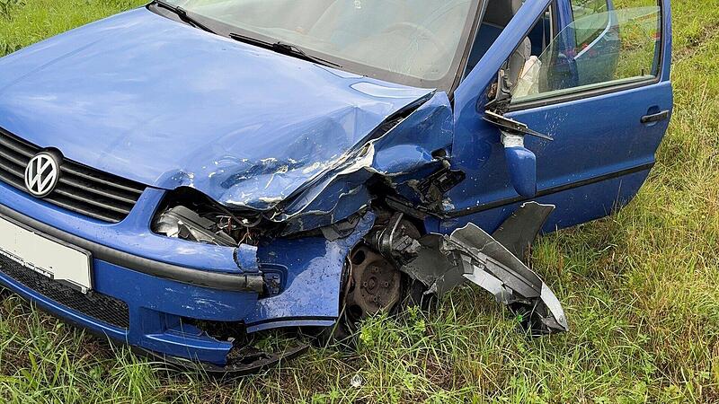 Unfall im Kreis Kulmbach: Autofahrerin übersieht Gegenverkehr – zwei Verletzte Unfall im Kreis Kulmbach: Autofahrerin übersieht Gegenverkehr – zwei Verletzte