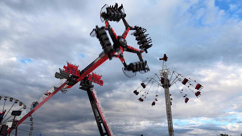 Das Überkopf-Fahrgeschäft „The King“ hat eine Flughöhe von über 25 Metern. Das Überkopf-Fahrgeschäft „The King“ hat eine Flughöhe von über 25 Metern.
