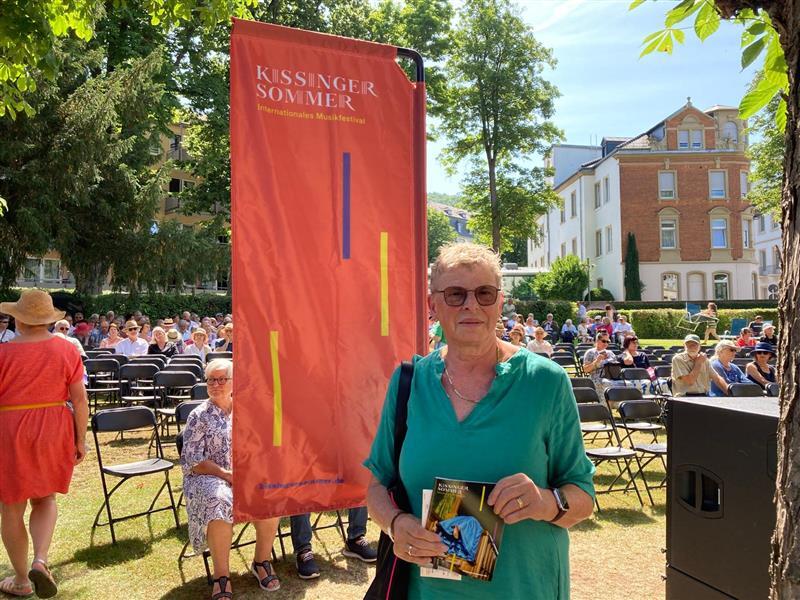 Ulrike Horn-Rudolph ist seit Jahrzehnten Gast im Kissinger Sommer - und singt wiederholt beim Symphonic Mob mit.