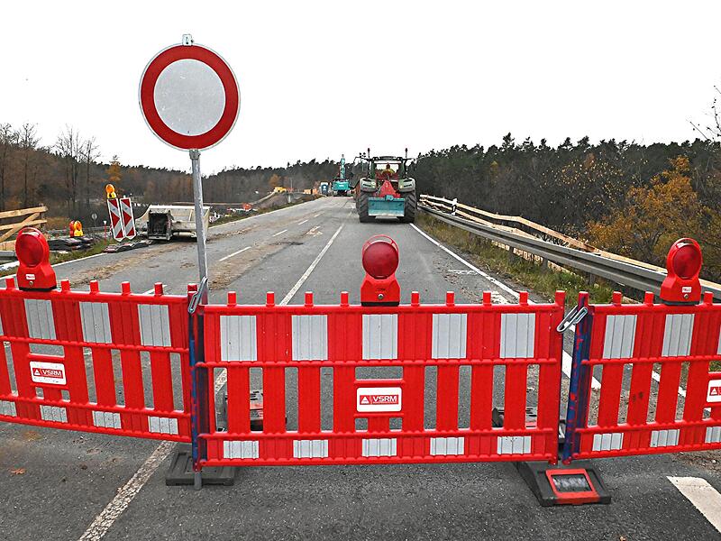 Brücke auf B22 in Richtung Strullendorf wird abgerissen