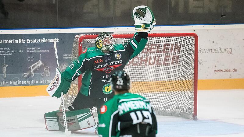 Wie schlimm ist es? HEC-Goalie Benjamin Dirksen musste gegen Landsberg nach vier Minuten vom Eis.