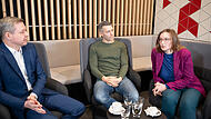 Die Bundestagsabgeordneten Lisa Badum und Thomas Silberhorn im FT-Streitgespräch mit Redakteur Christian Pack