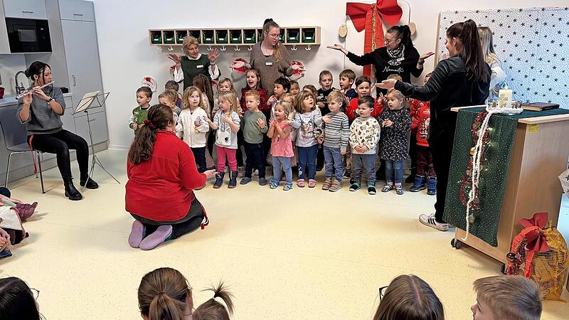 Die Kinder hatten für die Einweihung in Eztelskirchen eigens eine Aufführung einstudiert.