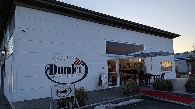 Bäckerei Dumler Das Insolvenzverfahren über die Bäckerei Dumler - im Bild die Filiale in Kulmbach - wurde am 1. April nun offiziell eröffnet.