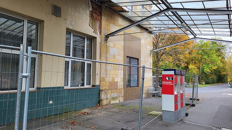 Der Bahnhof Bad Kissingen ist in einem schlechten Zustand. Der Bahnhof Bad Kissingen ist in einem schlechten Zustand.
