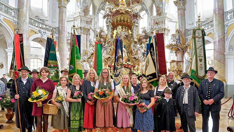 Bayerischen Wollk&ouml;nigin Franziska II.  in Vierzehnheiligen gek&uuml;rtBayerischen Wollk&ouml;nigin Franziska II.  in Vierzehnheiligen gek&uuml;rt