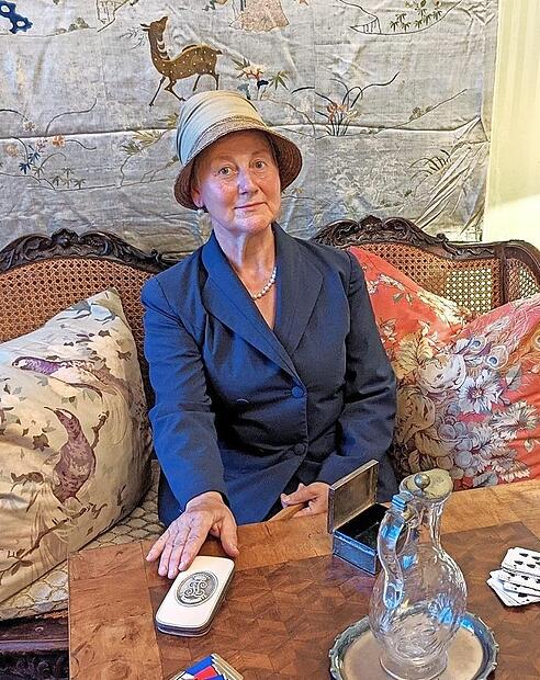 Gräfin Carola führt am 31. Oktober ein letztes Mal in diesem Jahr durch das Graf-Luxburg-Museum. Gräfin Carola führt am 31. Oktober ein letztes Mal in diesem Jahr durch das Graf-Luxburg-Museum.