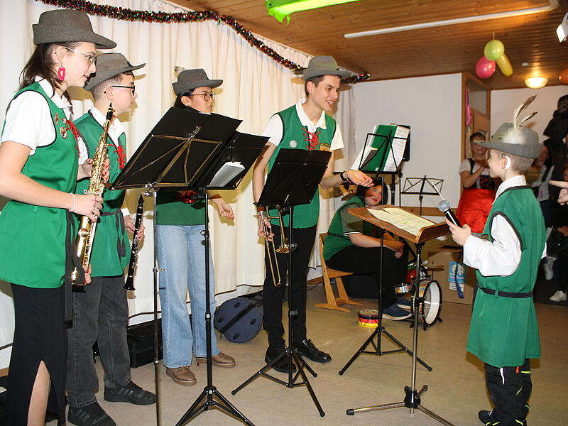 Kappenabend: Wildflecken feiert mit Musikzug Kappenabend: Wildflecken feiert mit Musikzug