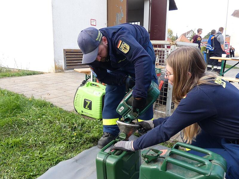 Ein Waldbrand! Ein Großaufgebot an Einsatzkräften probte bei Ditterswind den Ernstfall.