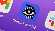 Blick auf die App „KulturPass DE“ auf einem Smartphone. Mit dem Kulturpass erhalten junge Menschen, die 2023 ihren 18. Geburtstag feiern, ein Budget von 200 Euro, das sie für kulturelle Angebote verwenden können. Ab heute steht die App für alle zu...
