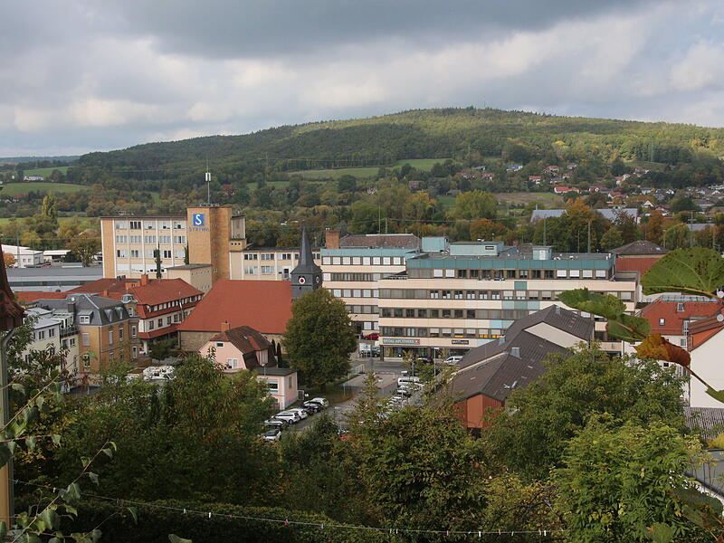 Lichtenfels Blick vom SchlossbergAltstadsanierung Lichtenfels Direkt am Rand der Lichtenfelser Altstadt liegt das Striwa-Areal wie ein großer Riegel.