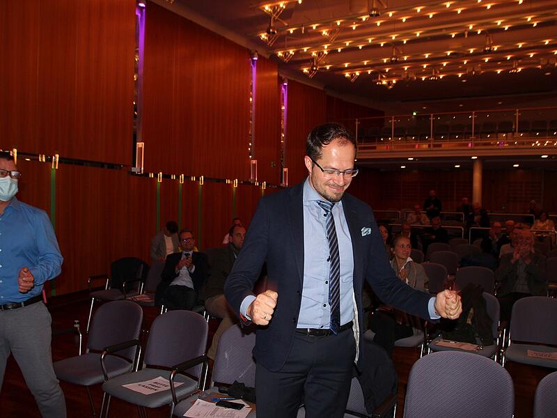 Kurt Knoch, CSU Coburg Seit Oktober 2021 ist Kurt Knoch der Vorsitzende des CSU-Kreisverbands Coburg-Stadt. Hier jubelt er nach seiner Wahl im Kongresshaus Rosengarten.