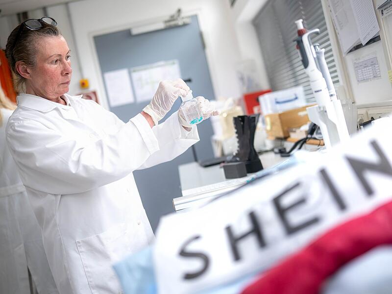 Labor: Manche Kleidung bei Shein mit Chemikalien belastet Labor: Manche Kleidung bei Shein mit Chemikalien belastet