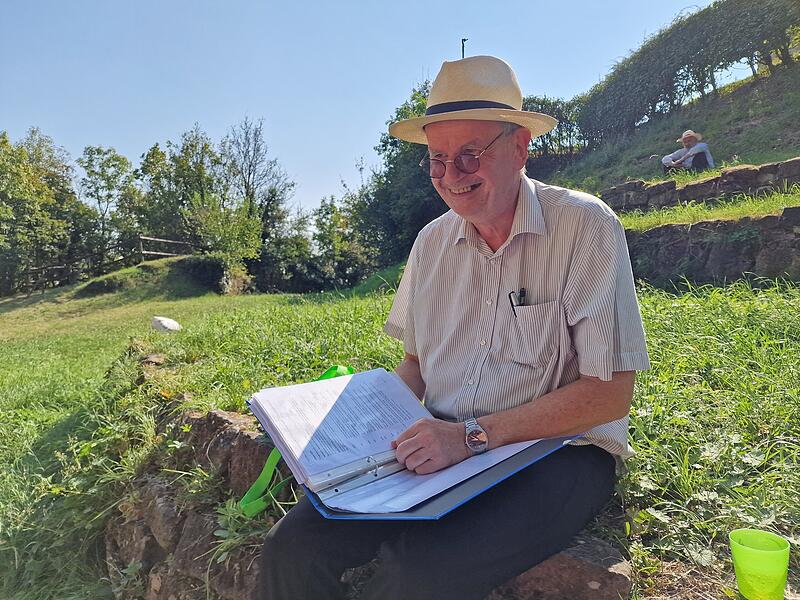 Andreas Schwarzkopf ist der Autor des neuen Theaterst&uuml;cks &bdquo;Graf Otto &ndash; vom Schwert zur Minne&ldquo;, das bei den Botenlauben-Festspielen aufgef&uuml;hrt wird.