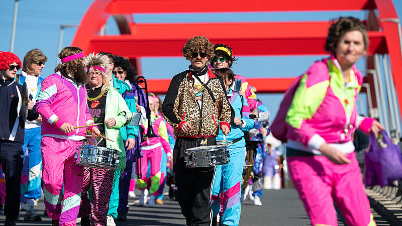 Faschingsumzug Forchheim 2025Faschingsumzug Forchheim 2025 Am Sonntag, 15 Februar, ist es endlich wieder so weit. Dann ziehen die Forchheimer Narren wieder fröhlich durch die Forchheimer Innenstadt.