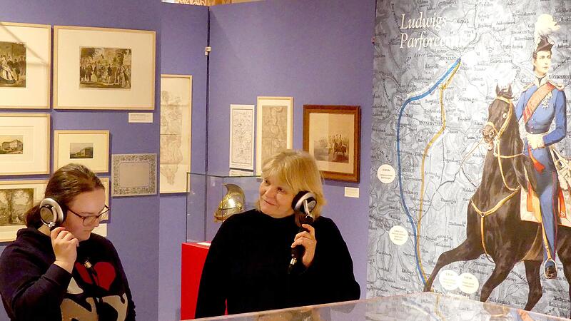 Blick in die Ausstellung, Medienstation mit zahlreichen Informationen zur Frankenreise des Königs. Blick in die Ausstellung, Medienstation mit zahlreichen Informationen zur Frankenreise des Königs.