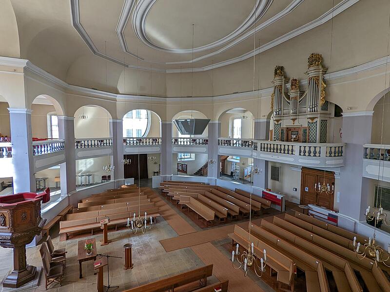 Die Hugenottenkirche ist eines der Wahrzeichen von Erlangen. Die Hugenottenkirche ist eines der Wahrzeichen von Erlangen.