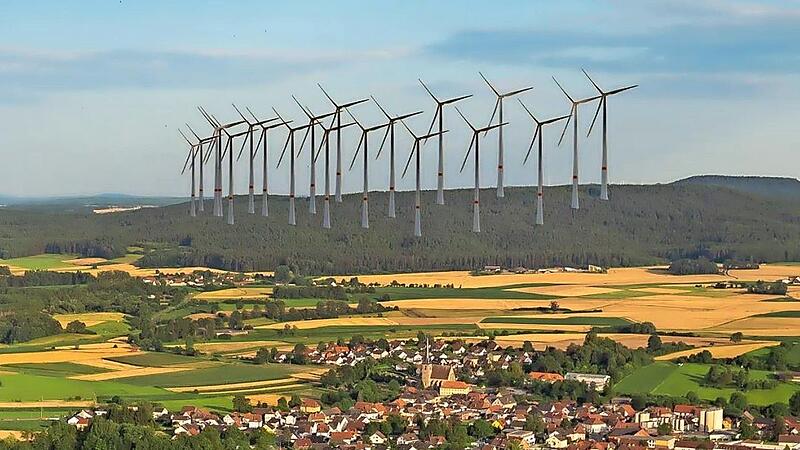 Vor den Auswirkungen des geplanten Windparks im Mainecker Forst warnt eine B&uuml;rgerinitiative mit dieser Visualisierung.