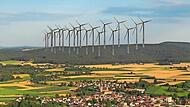 Vor den Auswirkungen des geplanten Windparks im Mainecker Forst warnt eine Bürgerinitiative mit dieser Visualisierung.