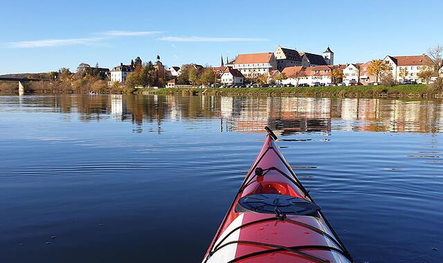 Blick aus dem Kajak auf Haßfurt. Blick aus dem Kajak auf Haßfurt.