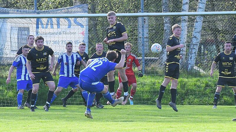 Fairplay-Aktion von Max St&uuml;rzenberger vom FC Thulba
