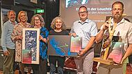 Unser Bild von der Preisverleihung zeigt (von links) Jens Wagner, Eva Rundholz, Preisträgerin Susanne Scharf, Adriane Lochner von Love Nature Arts, Bayreuths Zweiten Bürgermeister Stefan Schuh und Preisträger Volker Bauer.Annika Natus Unser Bild von der Preisverleihung zeigt (von links) Jens Wagner, Eva Rundholz, Preisträgerin Susanne Scharf, Adriane Lochner von Love Nature Arts, Bayreuths Zweiten Bürgermeister Stefan Schuh und Preisträger Volker Bauer.Annika Natus