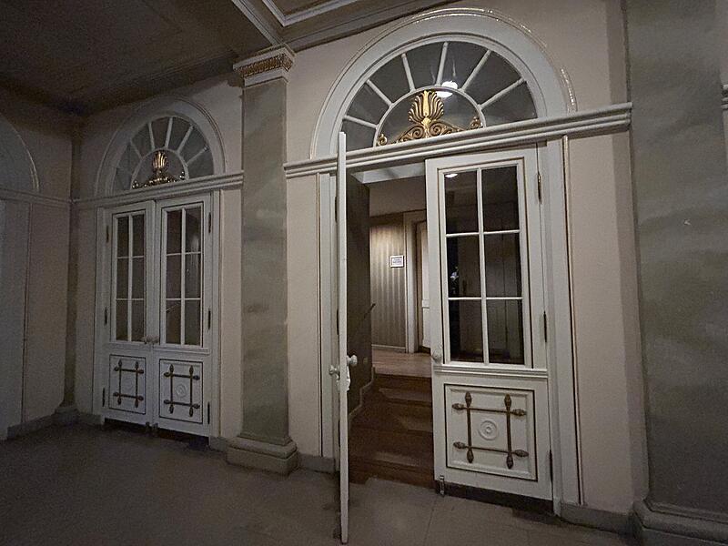 Auf dem Weg zum Lost Place? Das Landestheater Coburg steht seit Mitte 2023 leer und wartet auf seine Sanierung.