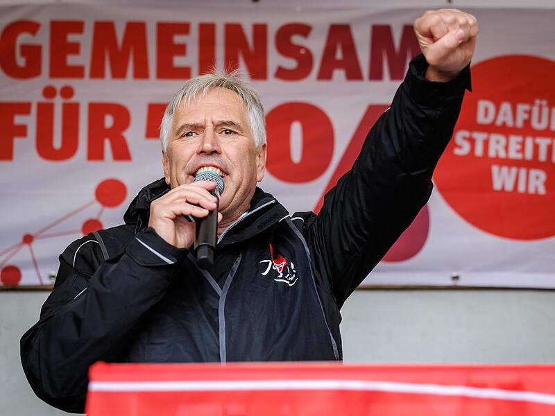 Bayerns IG-Metall-Chef Horst Ott findet die Diskussion um die Streichung eines Feiertags irref&uuml;hrend.