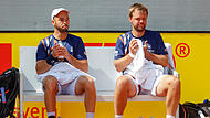 Aus nach einer mehr als zweist&uuml;ndigen Schlacht: Kevin Krawietz (rechts) und Tim P&uuml;tz kommen in Rom nicht &uuml;ber das Achtelfinale hinaus.