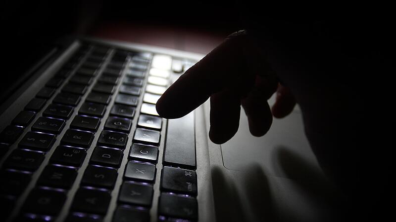 Kinder- und jugendpornografische Bild- und Videodateien hatte ein 35-jähriger aus dem Landkreis in einem Chat getauscht.