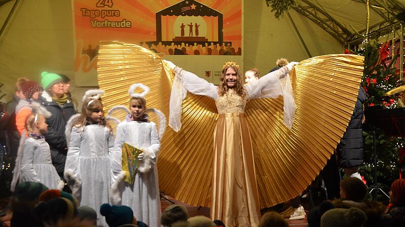 Das Christkind wird den Weihnachtsmarkt in Herzogenaurach eröffnen. Das Christkind wird den Weihnachtsmarkt in Herzogenaurach eröffnen.