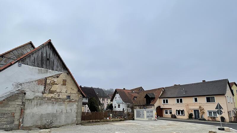 Hier soll der neue Dorfplatz von Oberehrenbach entstehen.Forchheim & Fr&auml;nkische Schweiz