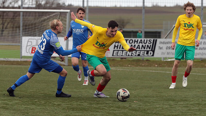 Auch ohne den gesperrten Vlad Saprykin (Mitte) marschierte die DJK Bamberg zum achten Sieg in Folge. Gerd Schimmer plant f&uuml;r den Sommer zweigleisig.