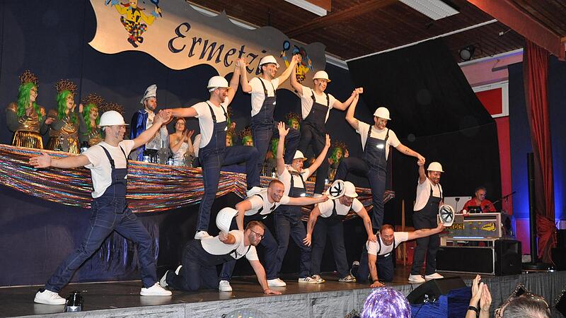 Das Männerballett „Helaukopters“ beendete den Faschingsabend in der Adolf-Höhn-Halle.