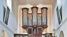Blick auf die Orgel der Klosterkirche St. Laurentius in Aura an der Saale Blick auf die Orgel der Klosterkirche St. Laurentius in Aura an der Saale