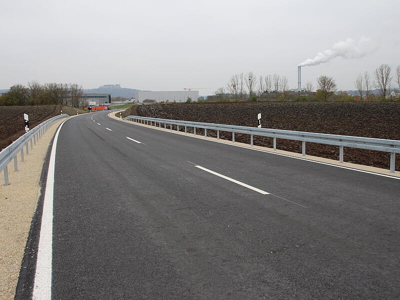 Neue Trasse der Staatsstra&szlig;e 2205 zwischen Coburg und Wiesenfeld