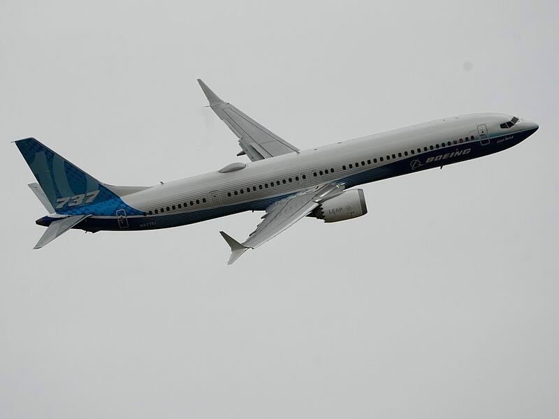 Boeing 737 MAX 10