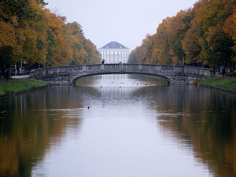 Herbstfarben am Nymphenburger Kanal
