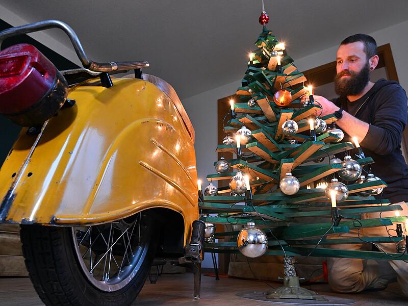 Weihnachtsbaumkugeln aus Simson-Blinkern