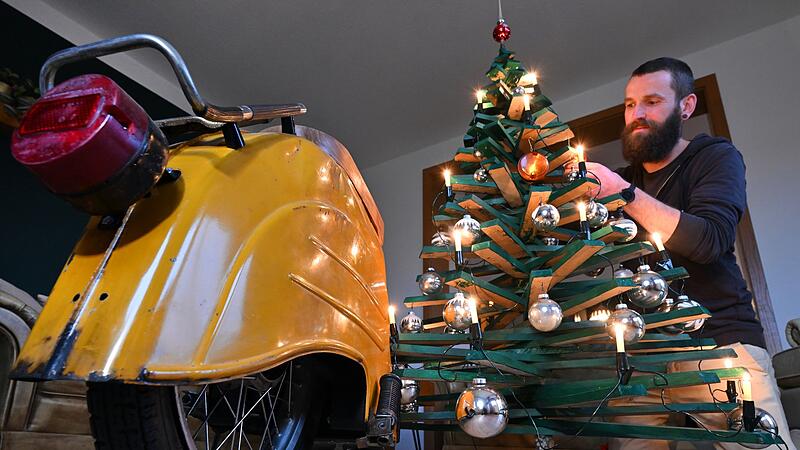 Weihnachtsbaumkugeln aus Simson-Blinkern Weihnachtsbaumkugeln aus Simson-Blinkern