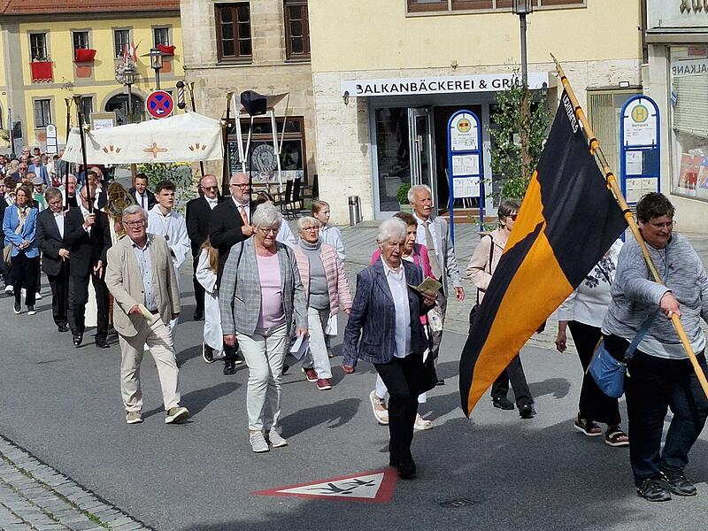 Fronleichnamsprozession in Lichtenfels Fronleichnamsprozession in Lichtenfels