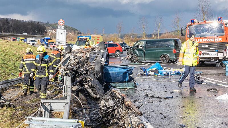 Die Feuerwehr Rödental war an der Unfallstelle im Einsatz.