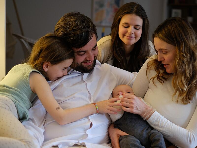 Oliver Bernt mit seiner Frau und den drei Kindern