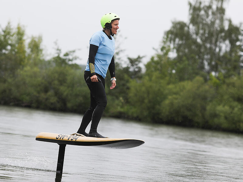 eFoilen in BambergIn Bamberg kann man jetzt &uuml;bers Wasser fliegen!