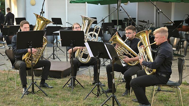 Das Tubaquartett begeisterte die Zuhörer mit der „Kleinen Nachtmusik“.