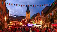 Das Zeiler Altstadt-Weinfest feiert in diesem Jahr sein 40-jähriges Bestehen. Für das Jubiläumsfest haben die Verantwortlichen mehrere Neuerungen angekündigt. Das Zeiler Altstadt-Weinfest feiert in diesem Jahr sein 40-jähriges Bestehen. Für das Jubiläumsfest haben die Verantwortlichen mehrere Neuerungen angekündigt.