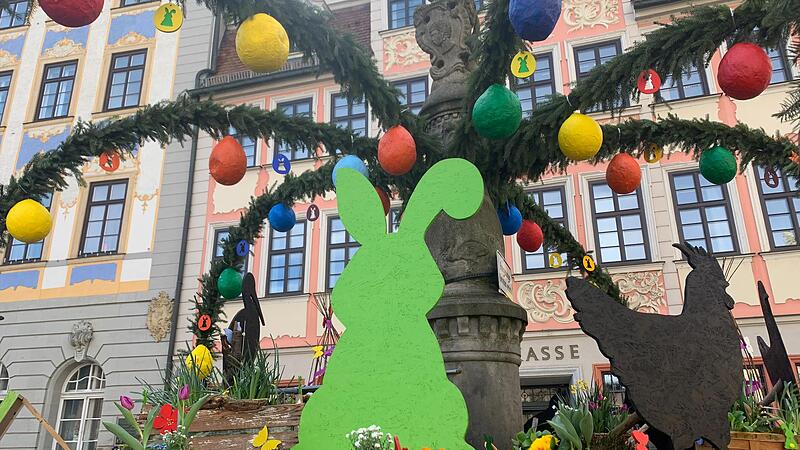 Osterbrunnen in Coburg: Den ersten  Platz in der Publikumswertung belegte der von der „Schule am Hofgarten“ geschmückte Brunnen vor der Sparkasse auf dem Marktplatz.