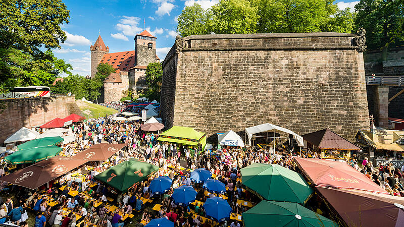Ein H&ouml;hepunkt des fr&auml;nkischen Bierkalenders: Das Bierfest im N&uuml;rnberger Burggraben im Juni
