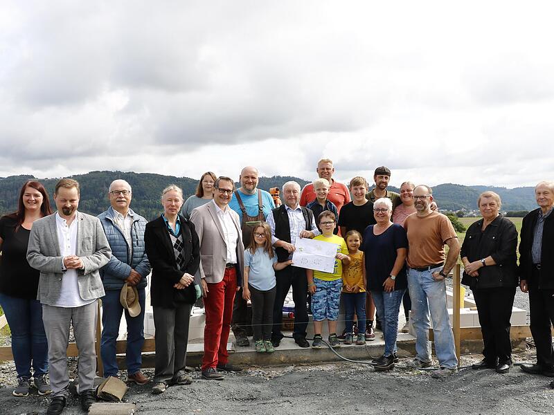 Grundsteinlegung für die neue Wegekapelle bei Poppenholz